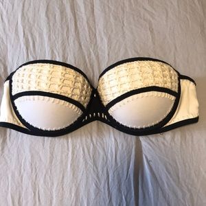 Victoria’s Secret White Bandeau Swim Top 32B